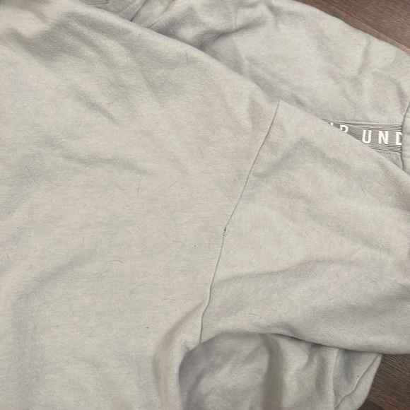 size: small grey, under armour crop top - Picture 3 of 3